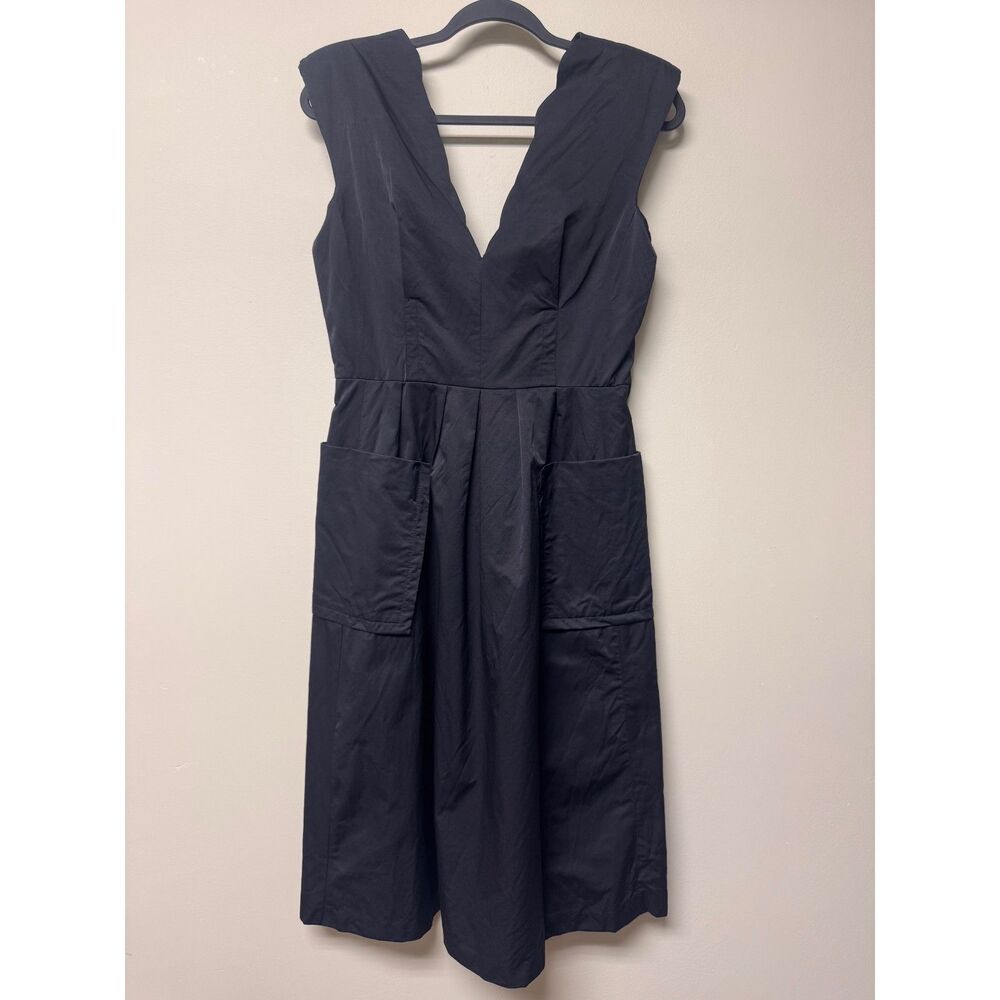 TRACY REESE Scalloped Neckline Double V Sleeveless Dress, Black, Sz 6